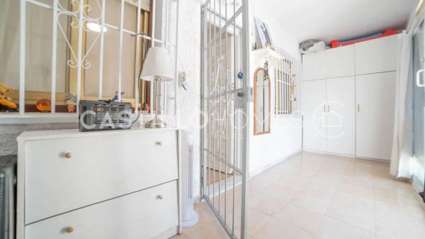 Chalet pareado en calle Rodrigo, 331