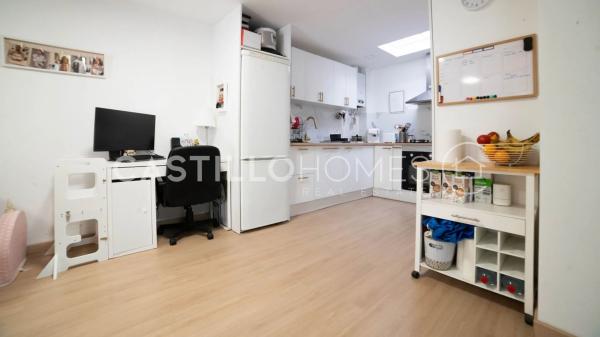 Chalet pareado en calle Rodrigo, 331