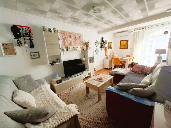 Chalet pareado en calle Lejona, 62