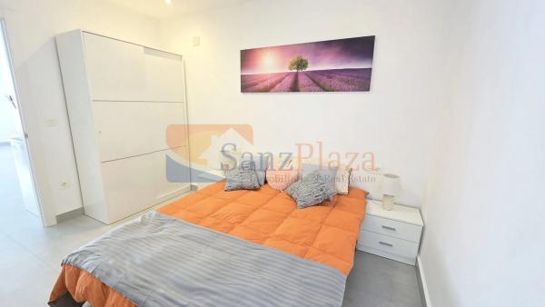 Chalet adosado en avenida Adradas