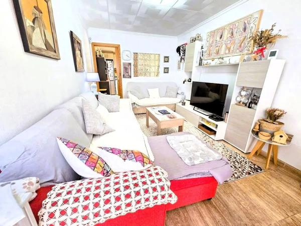 Chalet pareado en calle Lejona, 62