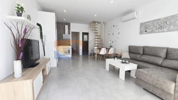 Chalet adosado en avenida Adradas