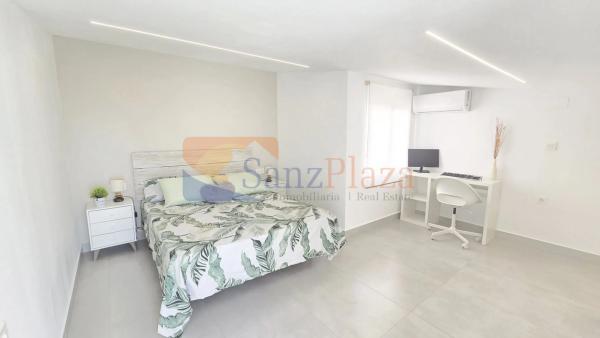 Chalet adosado en avenida Adradas