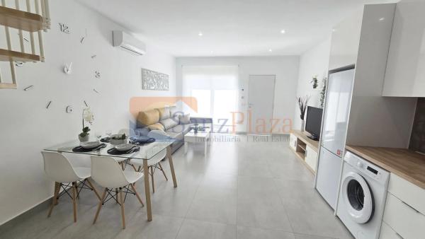 Chalet adosado en avenida Adradas