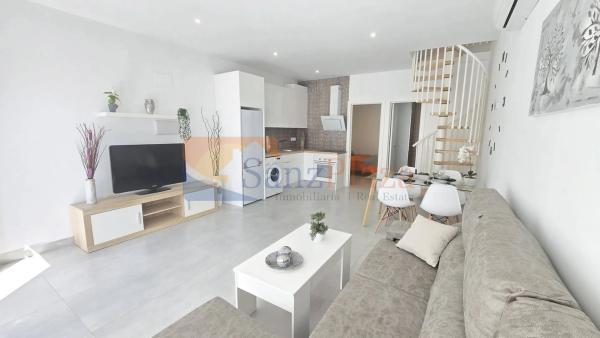 Chalet adosado en avenida Adradas