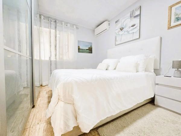 Chalet pareado en calle Lejona, 62