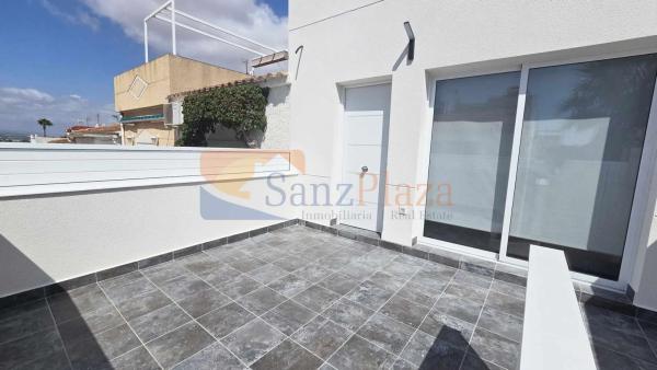 Chalet adosado en avenida Adradas