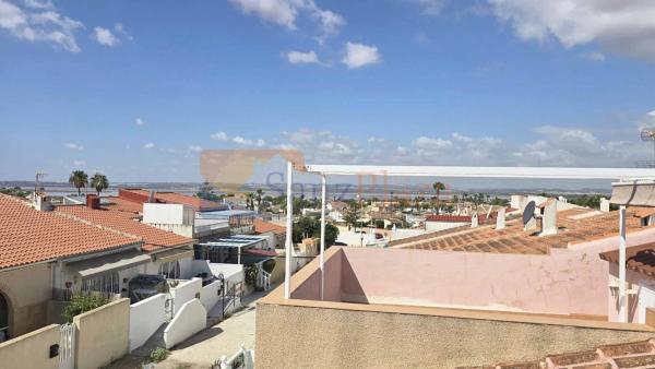 Chalet adosado en avenida Adradas