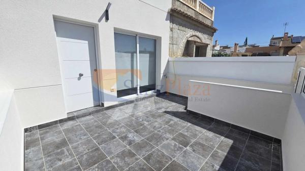 Chalet adosado en avenida Adradas