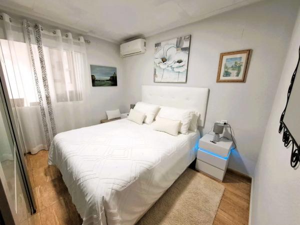 Chalet pareado en calle Lejona, 62