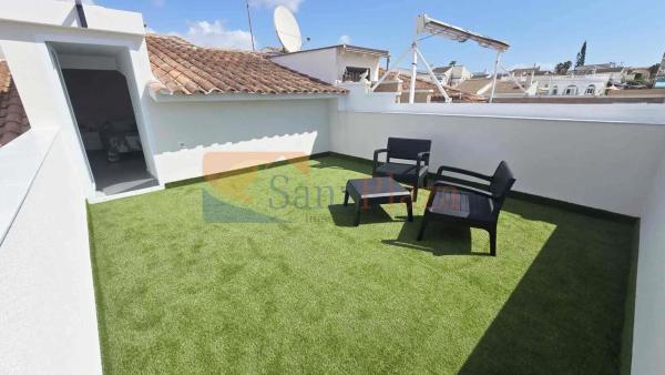 Chalet adosado en avenida Adradas