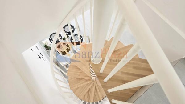 Chalet adosado en avenida Adradas