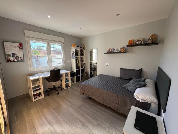 Casa independiente en calle Cruz del Sur, 34