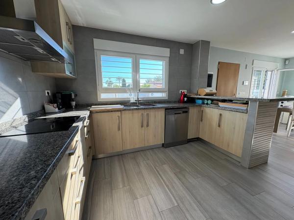 Casa independiente en calle Cruz del Sur, 34