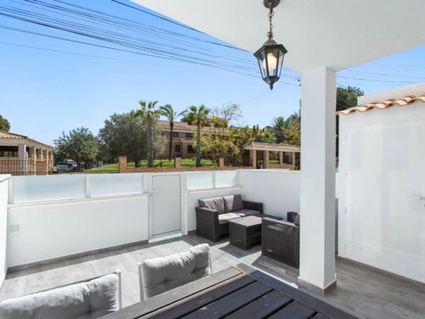 Chalet adosado en calle Ruidera, 87