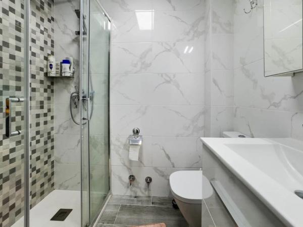 Chalet adosado en calle Ruidera, 87