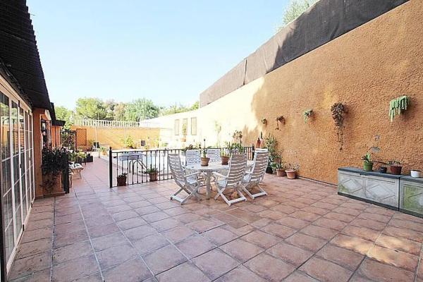 Casa independiente en calle Campoamor