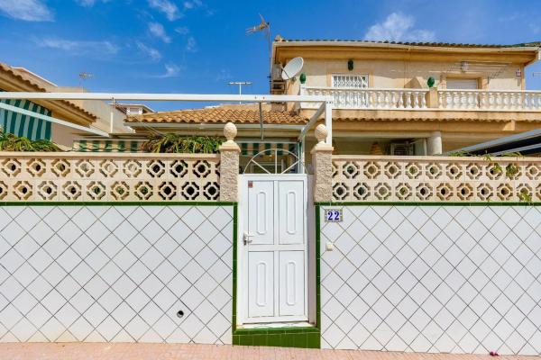 Casa independiente en calle la Sagra