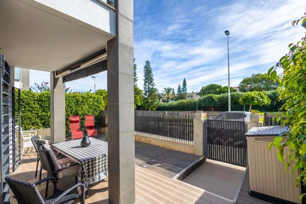 Piso en calle Alella, 28