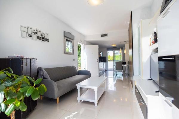 Piso en calle Alella, 28