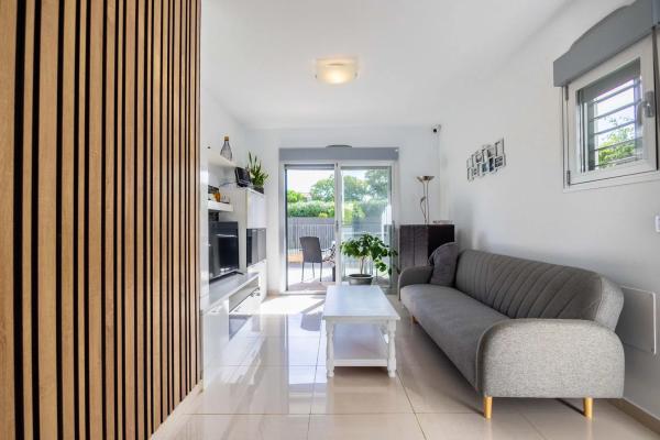 Piso en calle Alella, 28