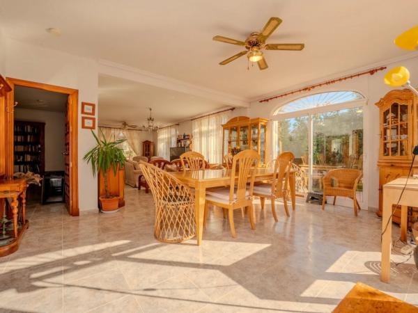 Chalet en Barrio Los Balcones - Los Altos del Edén