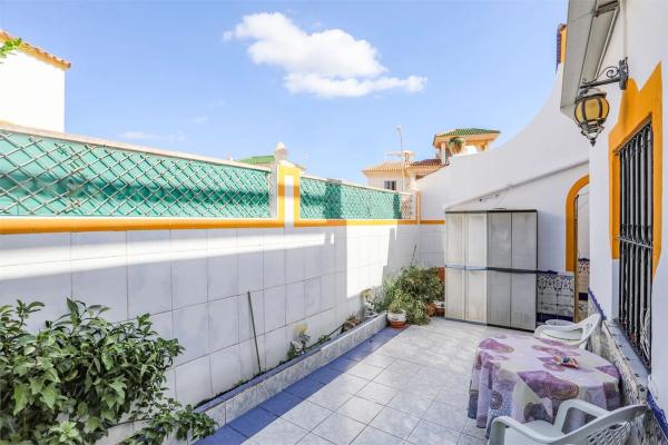 Chalet adosado en calle la Sagra