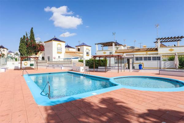 Chalet adosado en calle la Sagra