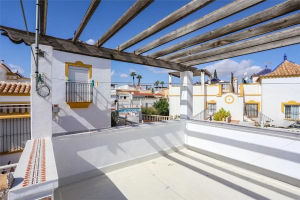 Chalet adosado en calle la Sagra