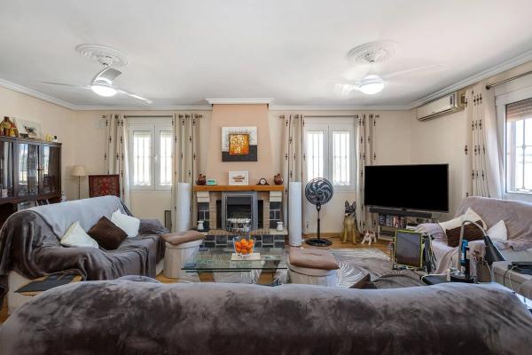 Casa independiente en calle Raúl Ferrnandez Giménez