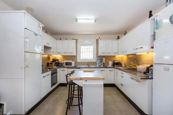 Casa independiente en calle Raúl Ferrnandez Giménez