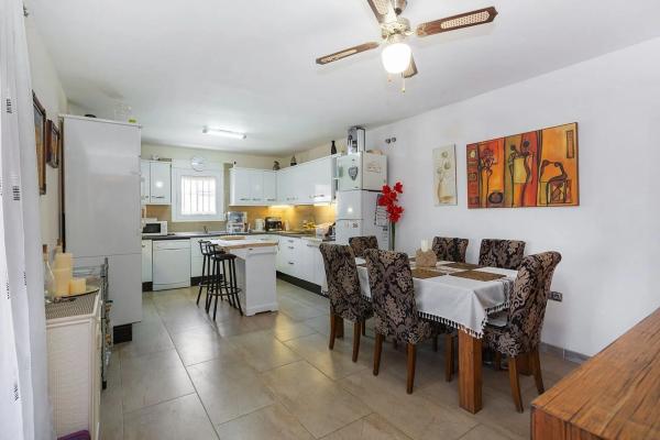 Casa independiente en calle Raúl Ferrnandez Giménez