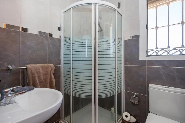 Casa independiente en calle Raúl Ferrnandez Giménez