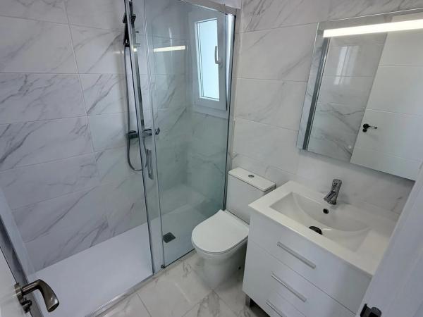 Chalet adosado en calle Salvador Dalí, 102