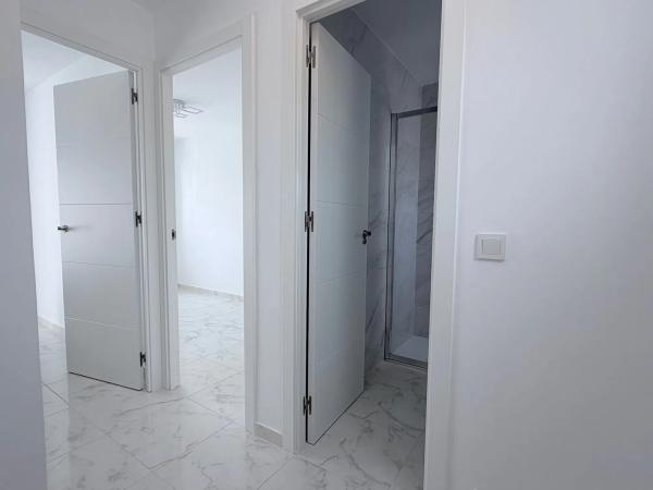 Chalet adosado en calle Salvador Dalí, 102