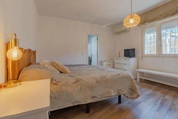 Casa independiente en calle Germanías Bal