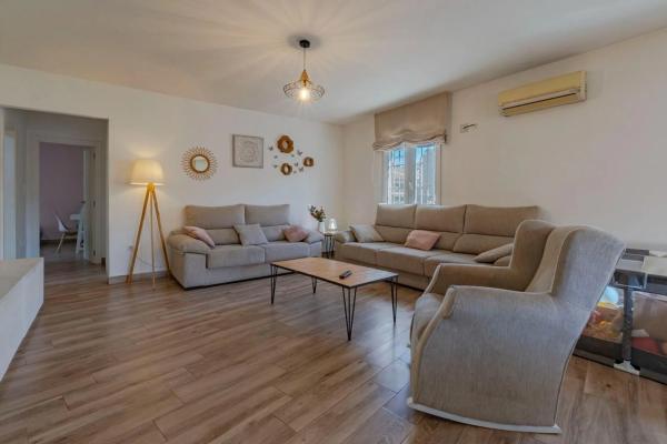 Casa independiente en calle Germanías Bal