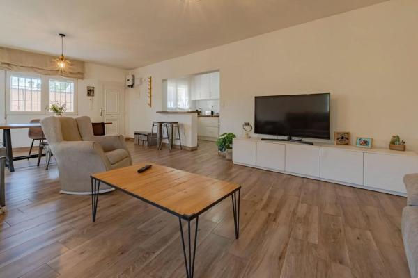 Casa independiente en calle Germanías Bal