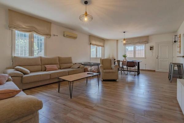 Casa independiente en calle Germanías Bal