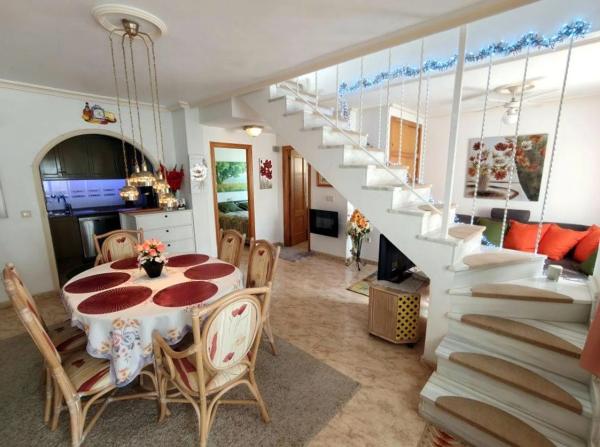 Chalet adosado en calle Laguna Rosa