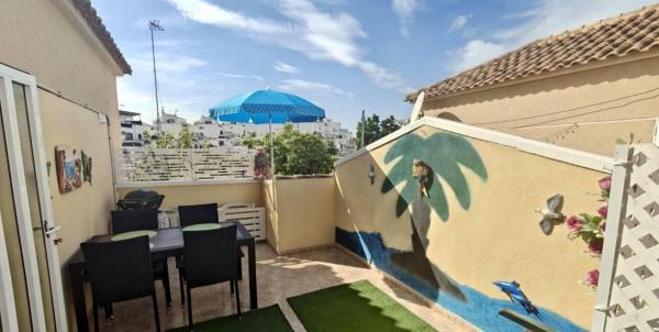 Chalet adosado en calle Laguna Rosa