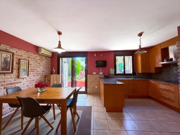 Chalet pareado en calle Asturias Bal