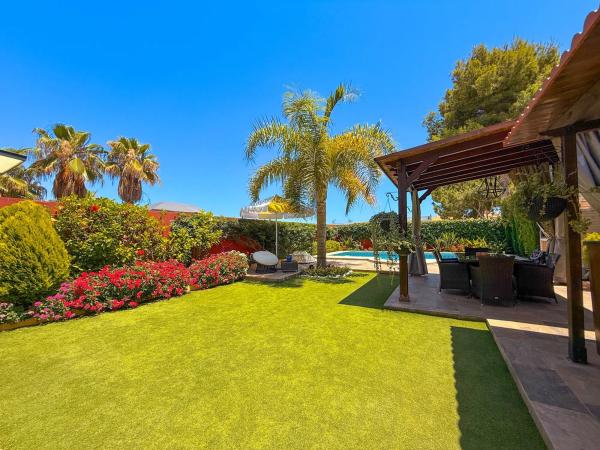 Chalet pareado en calle Asturias Bal