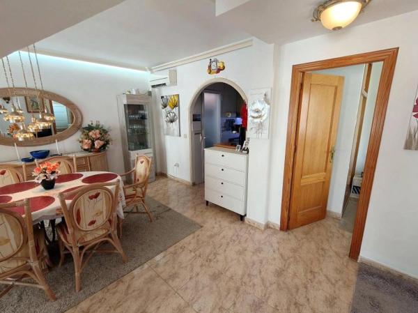 Chalet adosado en calle Laguna Rosa