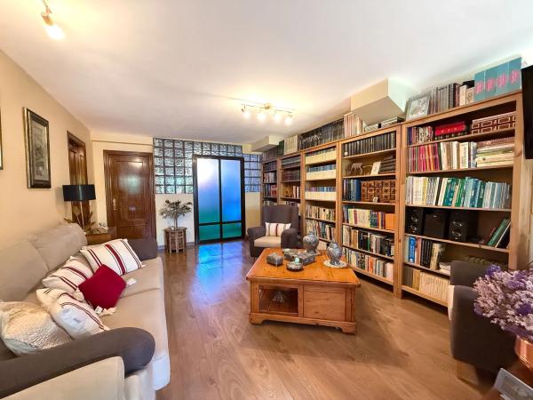 Chalet pareado en calle Asturias Bal