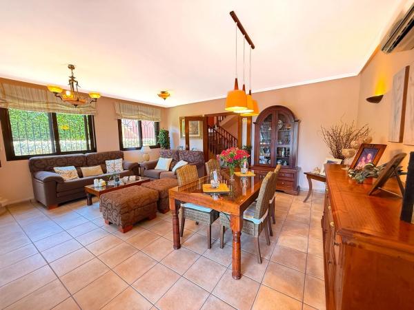 Chalet pareado en calle Asturias Bal