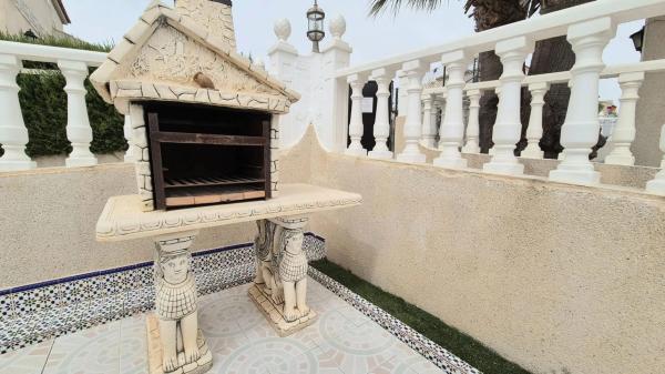 Chalet adosado en calle Moncayo, 27