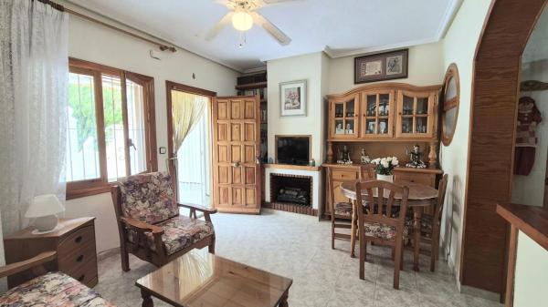 Chalet adosado en calle Moncayo, 27