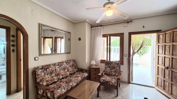 Chalet adosado en calle Moncayo, 27