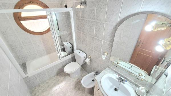 Chalet adosado en calle Moncayo, 27